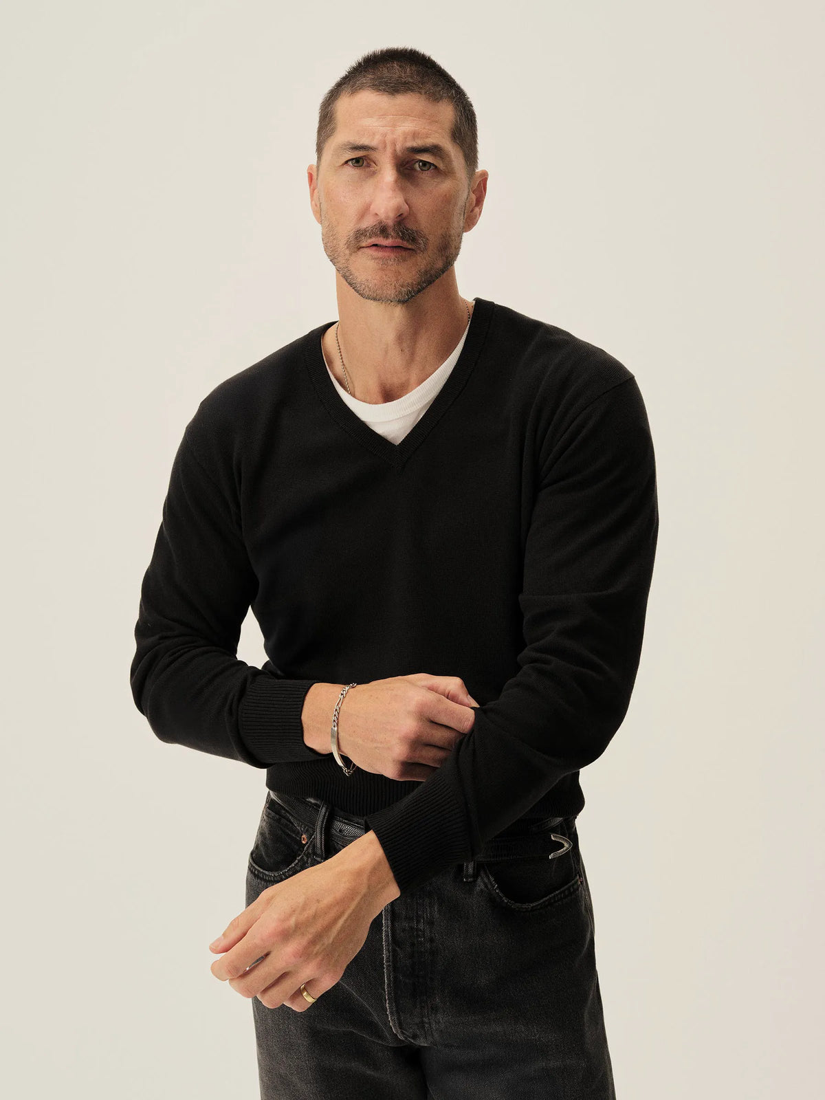 Black Como Cashmere V-Neck