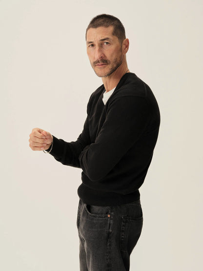 Black Como Cashmere V-Neck