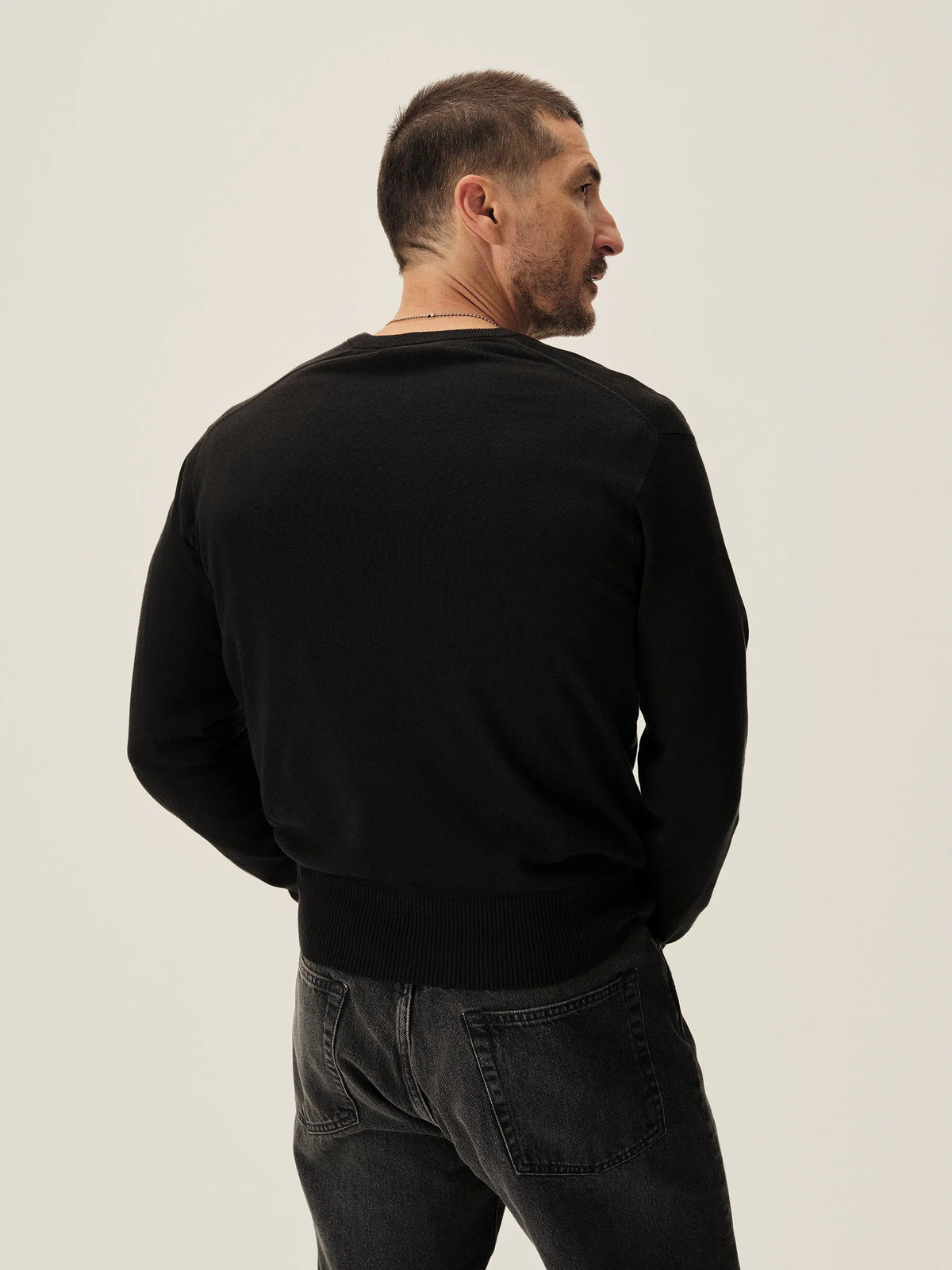 Black Como Cashmere V-Neck