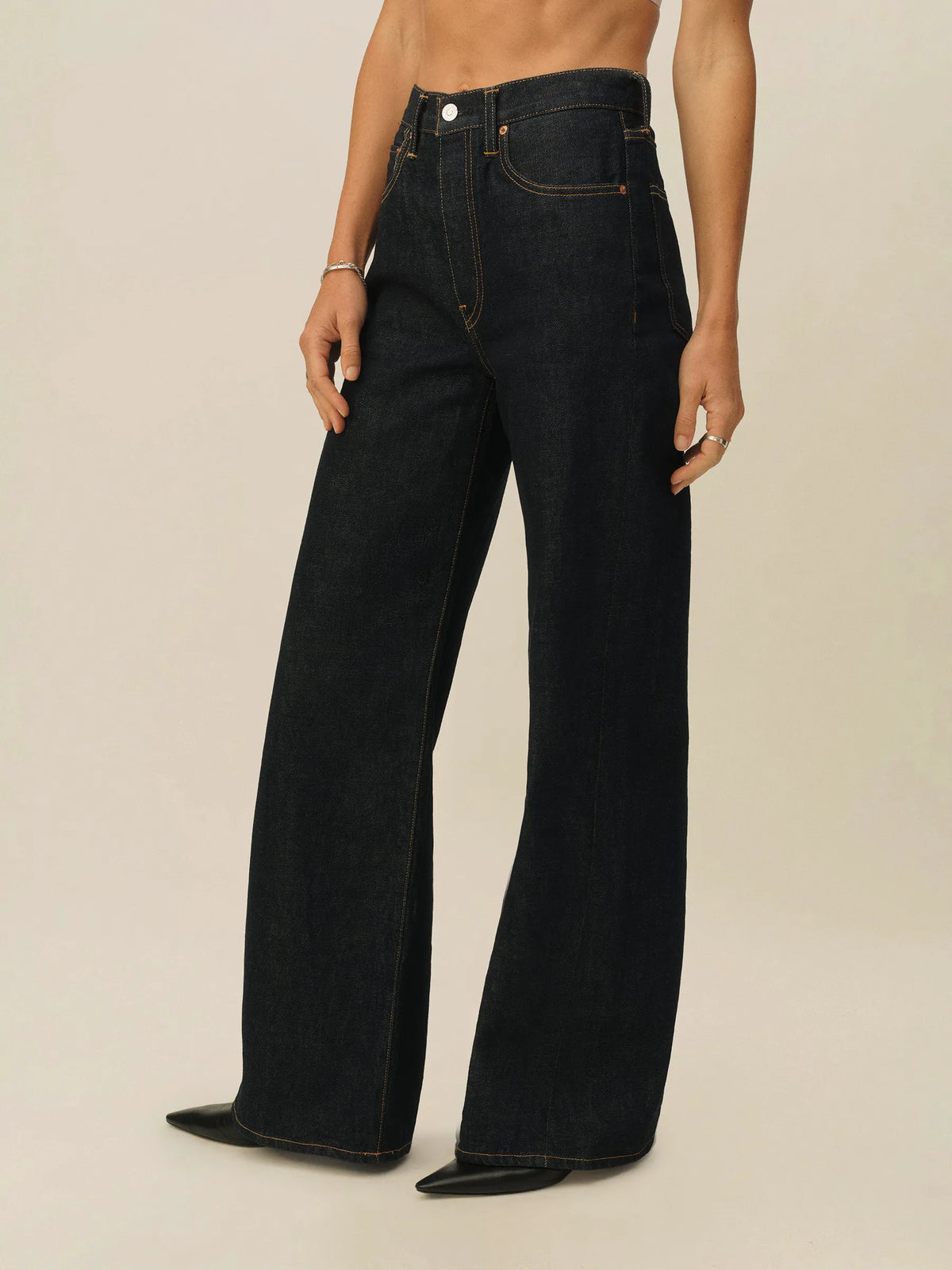 D046 Jet Set Jean